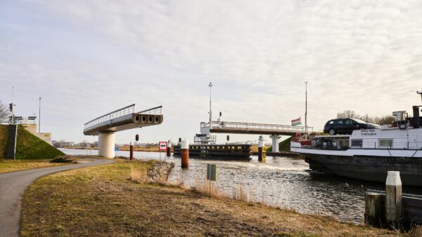 Biobased fietsbrug: duurzaam bouwen met biocomposiet